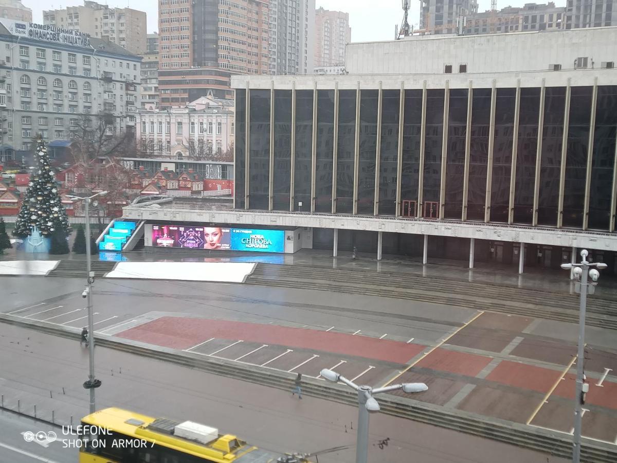 Двухкомнатная Квартира С Видом На Дворец Украина Kyjev Exteriér fotografie